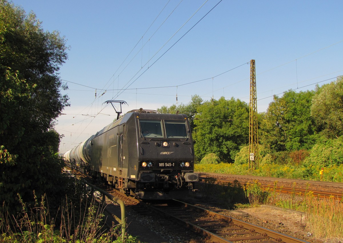 CTL 185 545-1 mit Kesselwagen Richtung Gro�korbetha, am 07.09.2013 in Naumburg (S) Hbf.