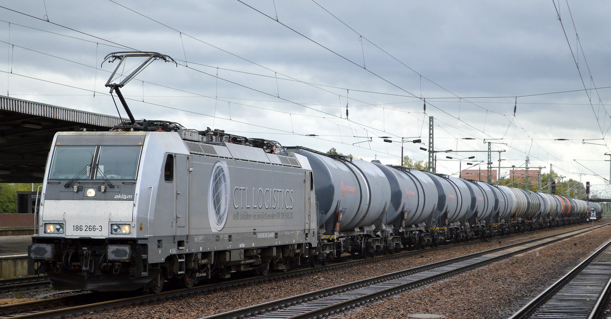 CTL Logistics GmbH, Berlin [D] mit der akiem Leasinglok   186 266-3  [NVR-Nummer: 91 80 6186 266-3 D-AKIEM] und Kesselwagenzug am 30.09.19 Bahnhof Flughafen Berlin Schönefeld.