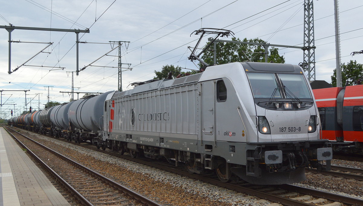 CTL Logistics GmbH, Berlin [D] mit  187 503-8 [NVR-Nummer: 91 80 6187 503-8 D-AKIEM] und Kesselwagenzug am 08.09.20 Durchfahrt Bf. Golm (Potsdam).