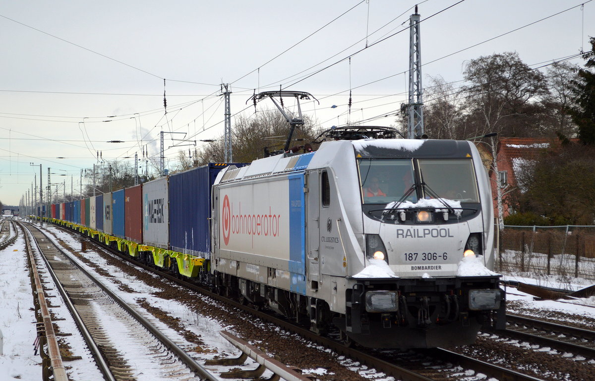 CTL Logistics GmbH, Berlin [D] mit  187 306-6  [NVR-Nummer: 91 80 6187 306-6 D-Rpool] und Containerzug am 15.02.21 Berlin Hirschgarten.