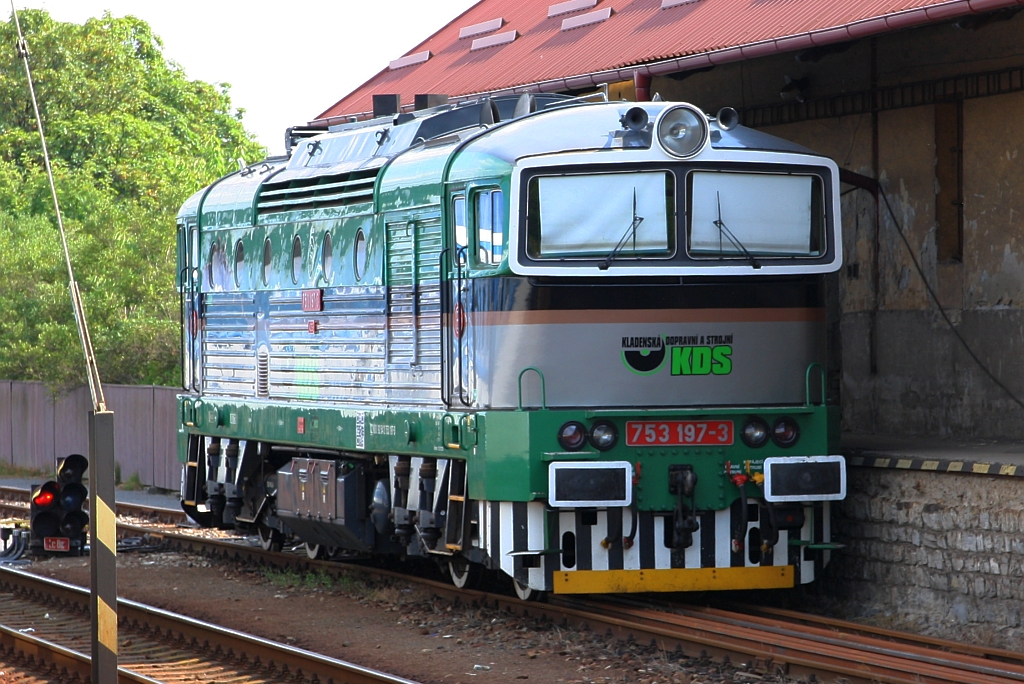 CZ-KDSC 753 197-3 wartet am 20.Juli 2019 im Bahnhof Hulin auf ihren nächsten Einsatz.