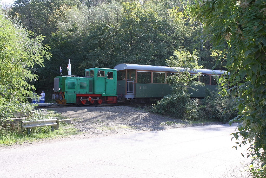 D 04-601 am 28.September 2013 mit dem Sz 7404 in der Hst. Mária Kút. 

