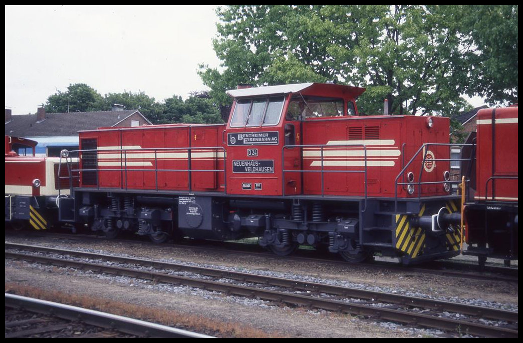 D 24 der BE bei der Fahrzeugschau der Bentheimer Eisenbahn in Nordhorn am 21.5.1995.