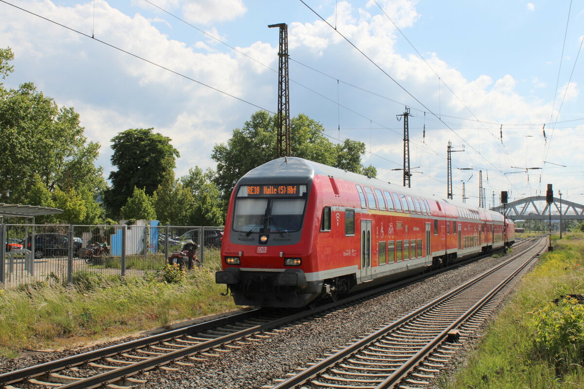 D-DB 50 80 80-35 361-0 DABpbzfa 762.0 als RE 4886  Saale-Express  von Jena-Gschwitz nach Halle (S) Hbf, am 01.06.2022 in Naumburg (S) Hbf.