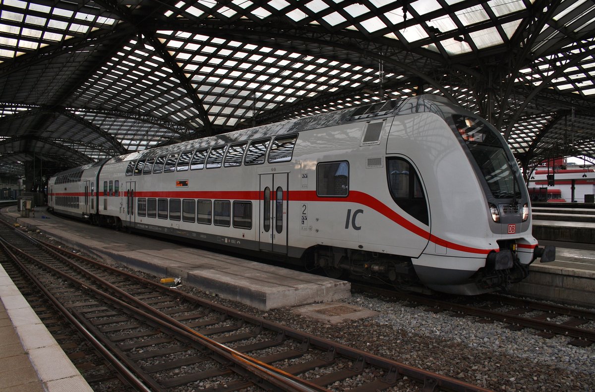 D-DB 50 80 86-81 873-1 fährt am 2.7.2017 mit dem IC2041 von Köln Hauptbahnhof nach Hannover Hauptbahnhof aus dem Startbahnhof aus. Schublok war 146 572-3.