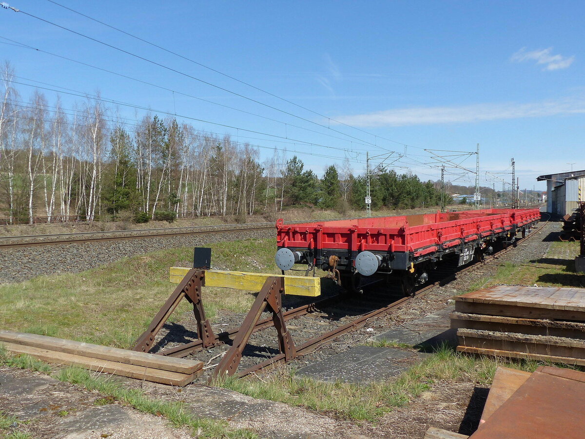 D-WSG 27 80 3302 302-1 Ks + D-WSG 27 80 3302 307-0 Ks der Firma Waggonservice GmbH, am 11.04.2022 in Gerstungen.