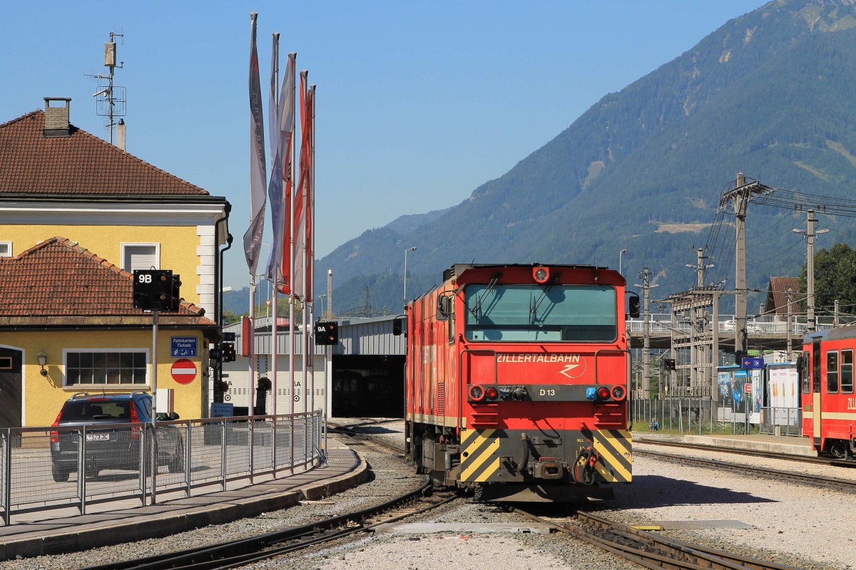 D13 der Zillertaler Verkehrsbetriebe AG auf Jenbach Zillertalbahn am 2-8-2013.
