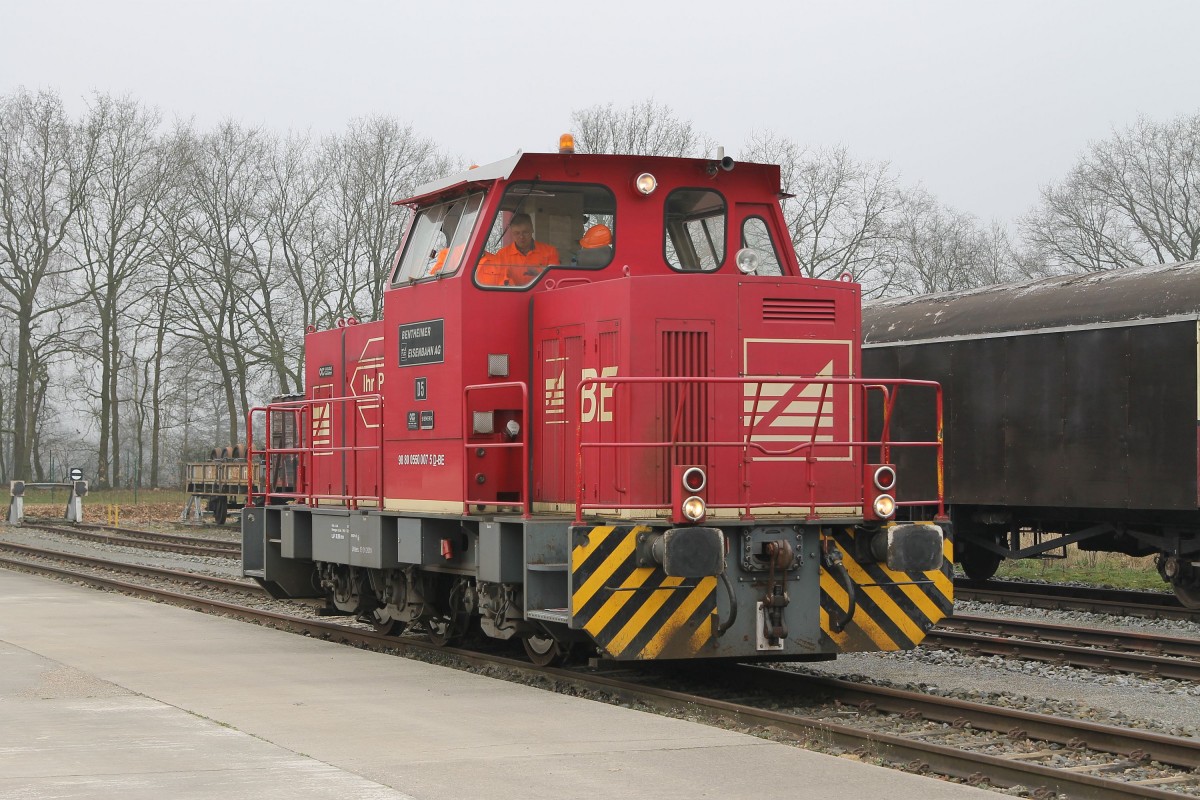 D5  (Baujahr 1990) der Bentheimer Eisenbahn AG auf Gewerbegebiet Nordhorn Süd am 14-3-2014.