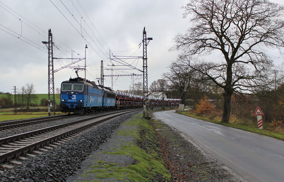 Da vom 06.-13.11.16 im Elbtal die Strecke gesperrt war. Fuhren auch einige Züge ab Ústí nad Labem Richtung Cheb. Hier 363 515-8 und 363 510-9 am 10.11.16 in Tršnice.