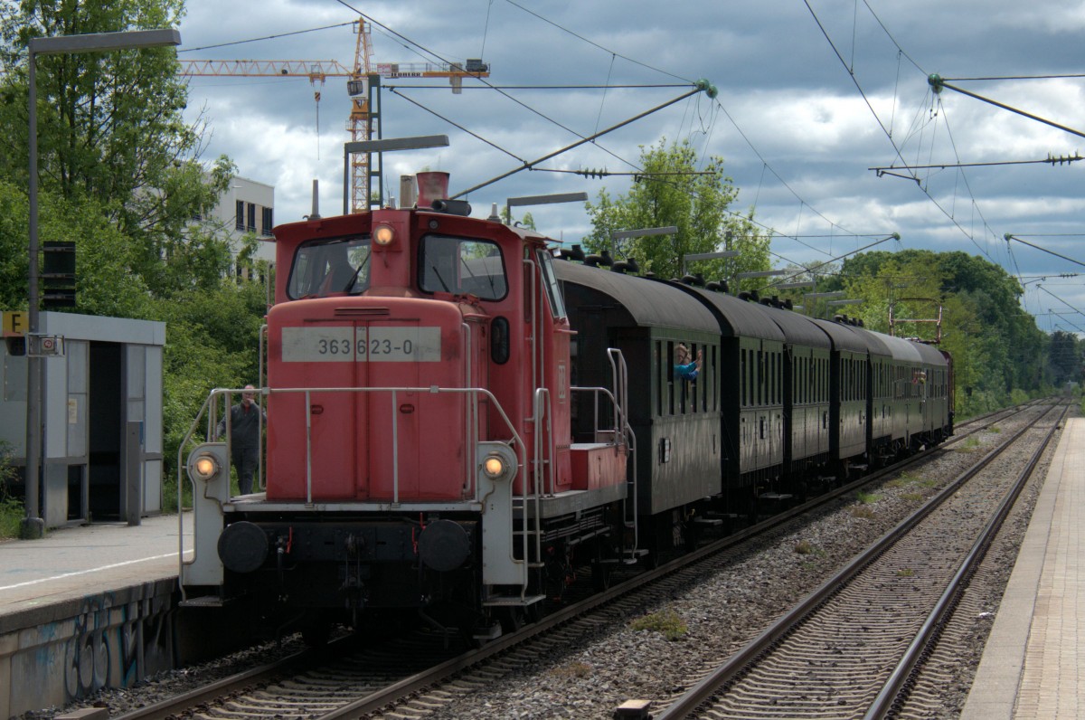 Da am 20.05.13 die 70 083 die Grtsche machte musste fr sie 363 623 einspringen. Hier bei der Durchfahrt des Haltes Mnchen-Siemenswerke