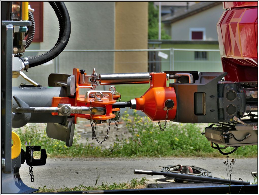 Da der Capricorn eine automatische Kupplung hat wurde am Tm 2/2 118 eine spezielle Übergangskupplung montiert. (27.06.2019)