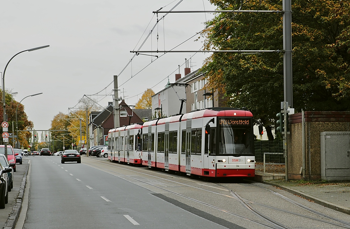 Da die Endhaltestelle Dortmund-Wickede lediglich eingleisig ist, enden manche Kurse der U 43 bereits einige hundert Meter vorher an der Haltestelle Wickede Post, am 15.10.2019 steht dort NGT8 34 auf dem Abstellgleis