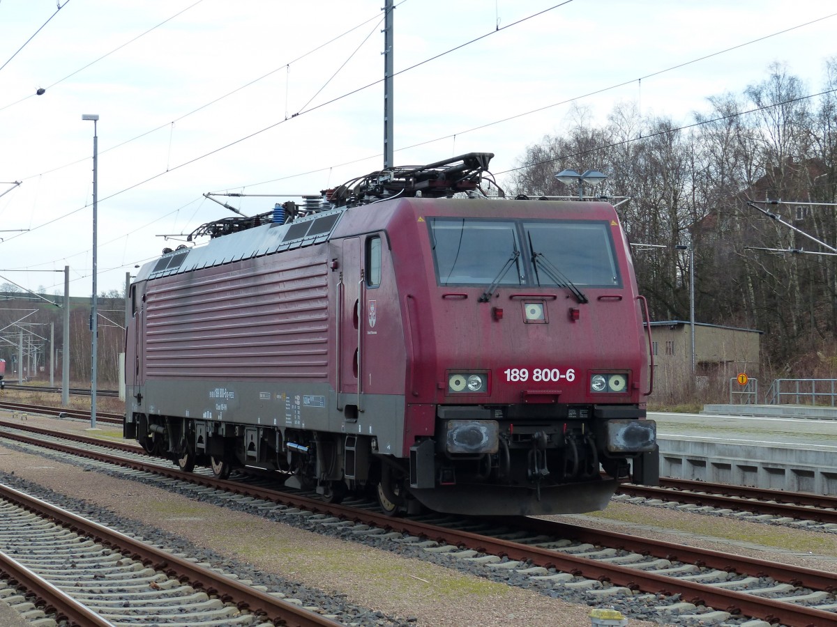 Da hat die Lok anscheinend den Besitzer gewechselt.189 800(91806 189 800-6 D-Press)abgestellt am 03.01.2014 in Glauchau.