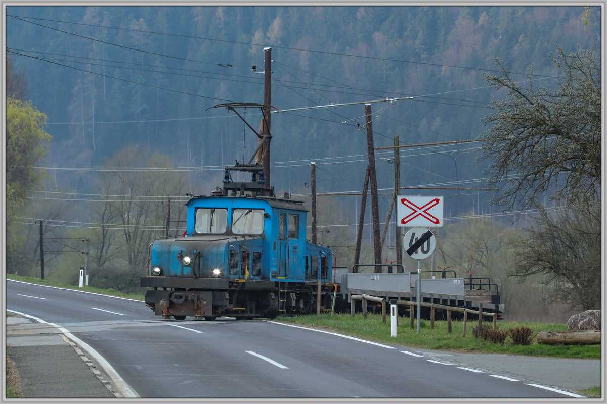 Da surrt Sie daher,... Die  E4


Der Anstieg aus dem Bahnhof Mixnitz hinaus meister die Alte Dame mit Bravour. 

3.04.2019