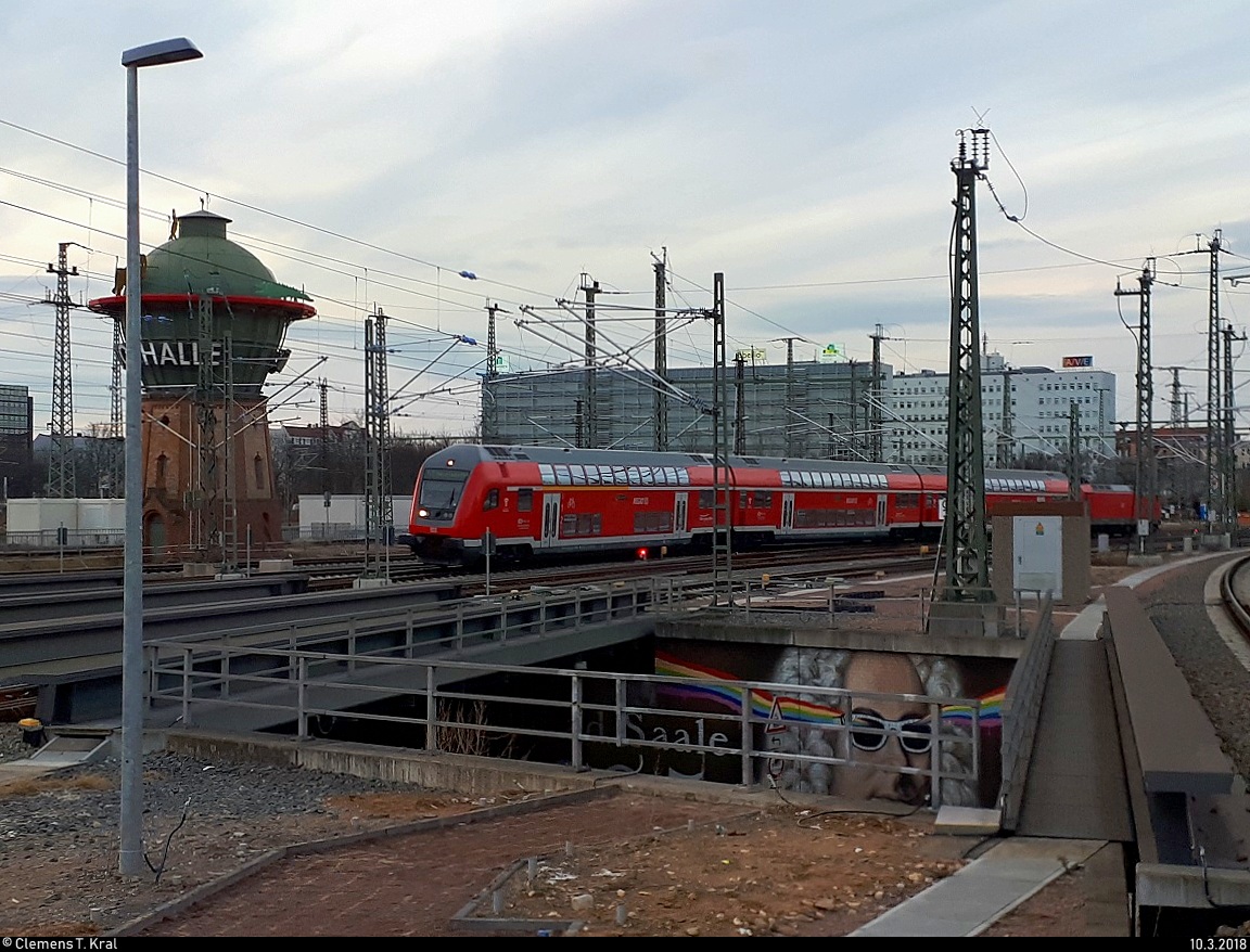 DABpbzfa mit Schublok 146 ??? der Elbe-Saale-Bahn (DB Regio Südost) als RE 16329 (RE30) von Magdeburg Hbf erreicht seinen Endbahnhof Halle(Saale)Hbf auf Gleis 10 E-G. [10.3.2018 | 17:44 Uhr]