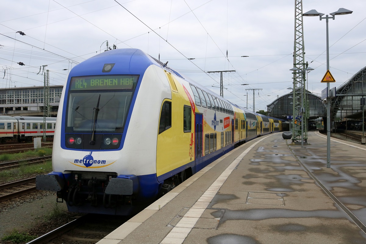 DABpbzkfa mit 146 522-8 der metronom Eisenbahngesellschaft mbH als ME 82013 (RE4) von Hamburg Hbf erreicht seinen Endbahnhof Bremen Hbf. [29.7.2017 - 12:28 Uhr]