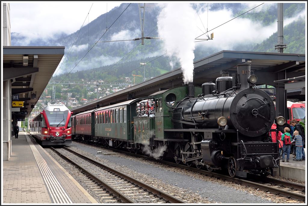 Dampfextrazug Clà Ferrovia mit der G 4/5 107  Albula  von Landquart nach Sils i/D. und zurück. Chur (09.05.2015)