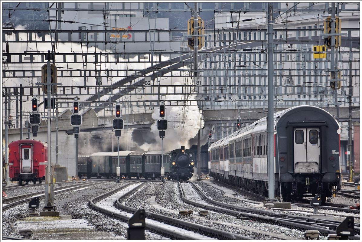 Dampfextrazug mit G 4/5 107 nach Disentis/Müstér verlässt Chur- (05.03.2017)