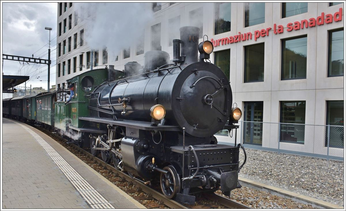 Dampfextrazug mit G 4/5 107  Albula  von der Surselva zurück nach Landquart in Chur. (05.03.2017)