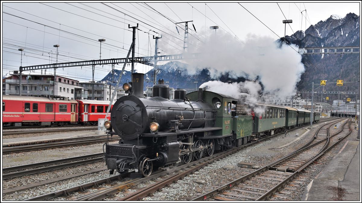 Dampffahrt Surselva 2020. Dampfextrazug 2725 mit G 4/5 107  Albula  verlässt Chur Richtung Disentis. (16.02.2020)