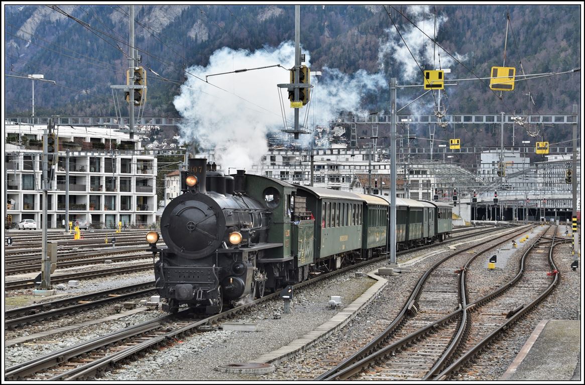 Dampffahrt Surselva 2020. Dampfextrazug 2725 mit G 4/5 107  Albula  verlässt Chur Richtung Disentis. (16.02.2020)