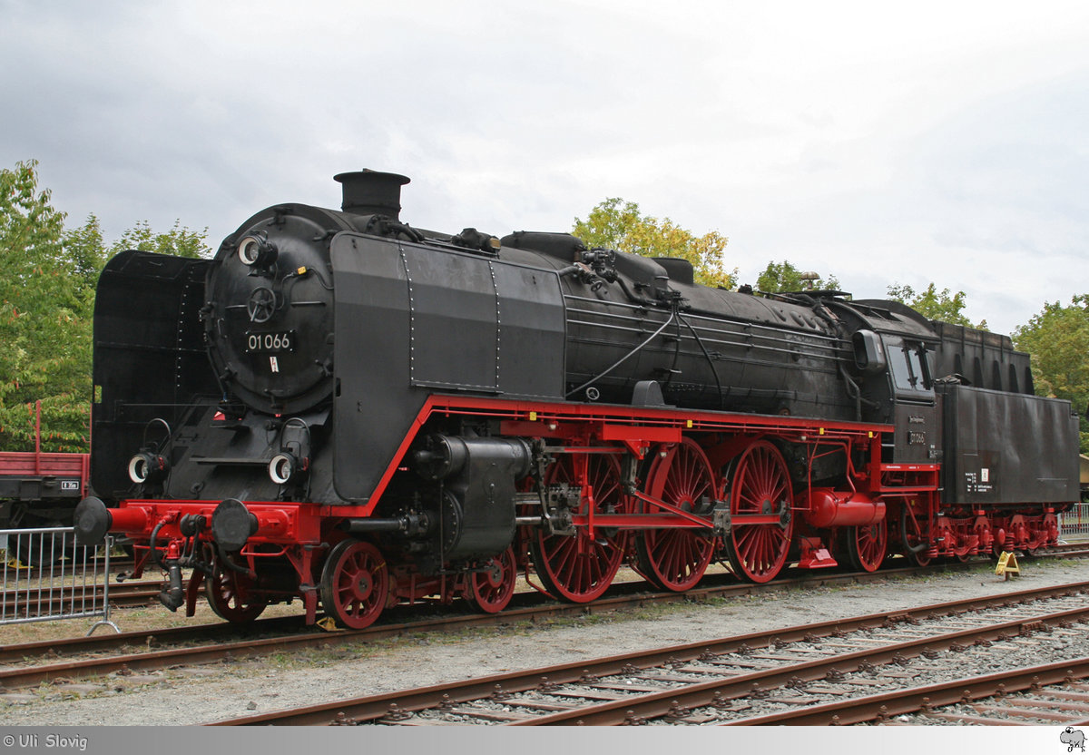Dampflok 01 066 des Bayerisches Eisenbahnmuseum e.V. (BEM) bei den Dampfloktagen in Meiningen am 2. September 2018.