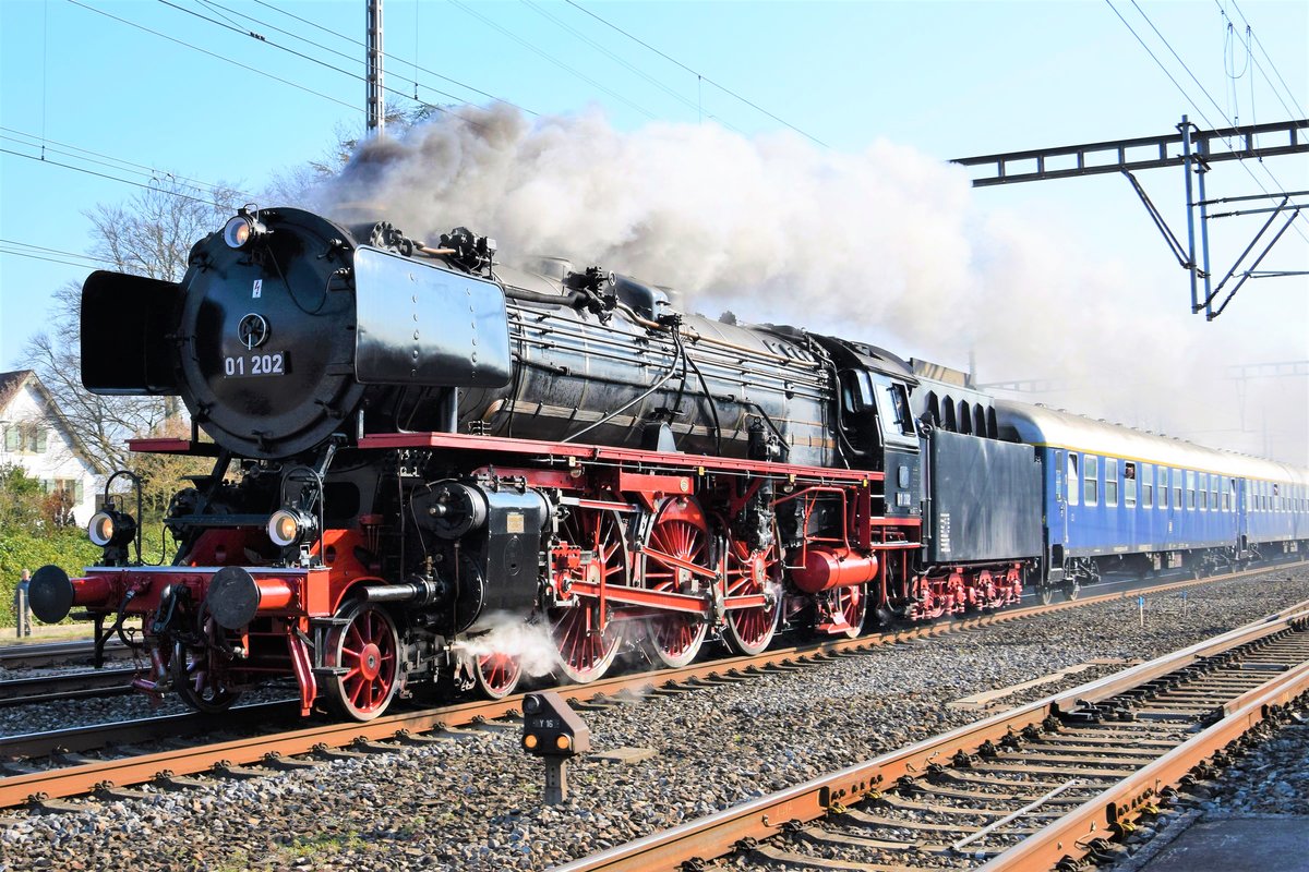 Dampflok 01 202 bei der Durchfahrt in Rupperswil AG in Richtung Olten am 24.03.2019.