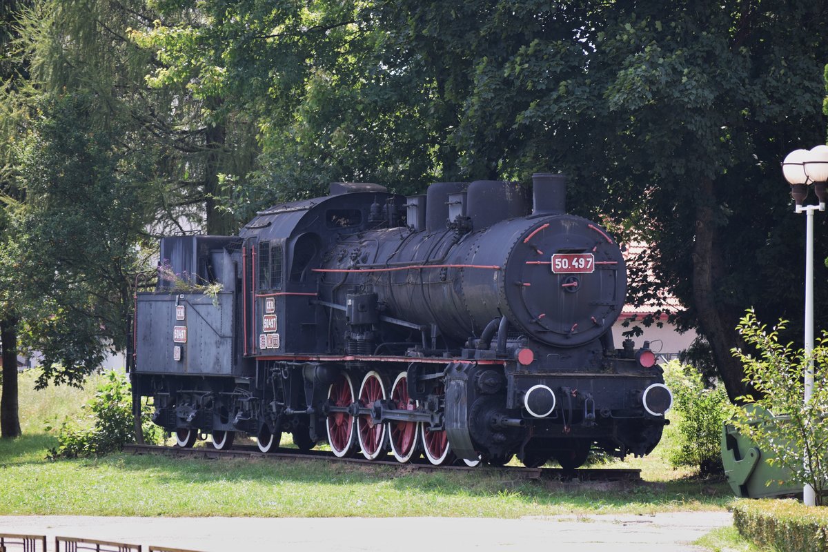 Dampflok 50.497, ausgestellt in Bahnhof Predeal, fotograffiert am 16.08.2017.