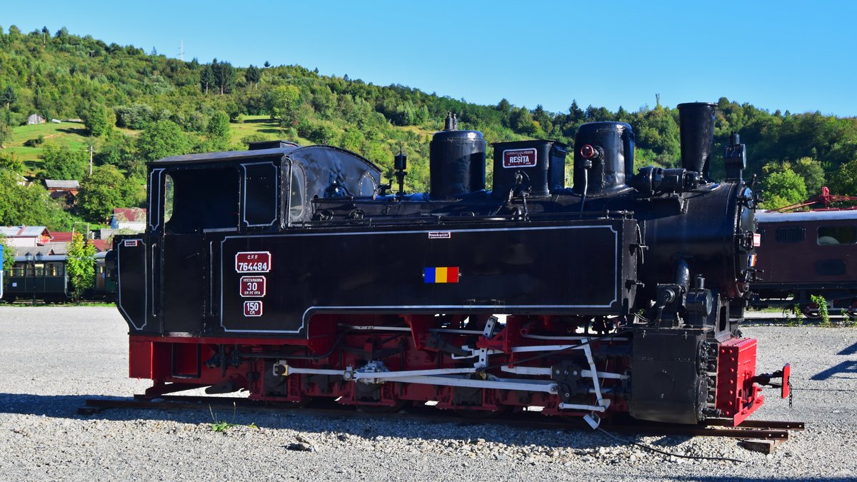 Dampflok 764484 ausgestellt im Bahnmuseum Viseu de Sus. Foto vom 14.09.2017