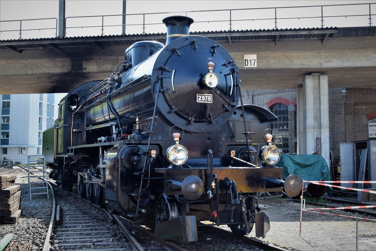 Dampflok C 5/6 2978 wirde im Depot Brugg am 20.04.2018 für die Sonderzugfahrt am nächsten Tag bereit gemacht.