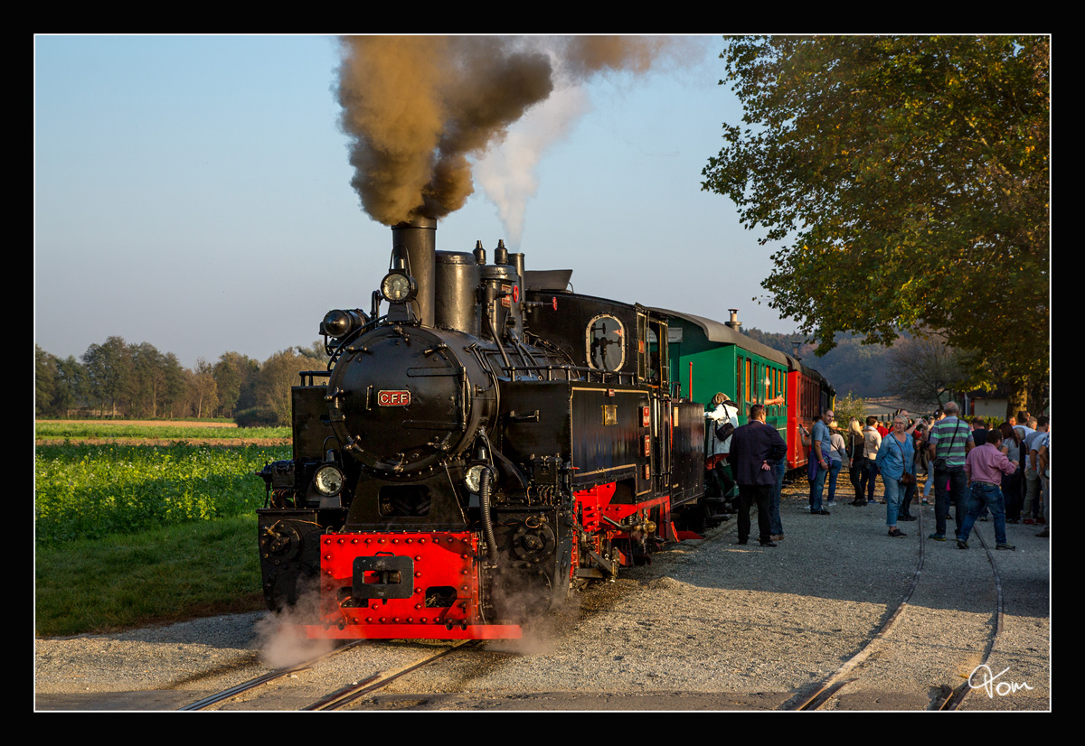 Dampflok CFF 764.411R der Stainzerbahn, fährt mit dem  Flascherlzug  von Stainz-Preding und Retour. Liebe Grüße an Max und Rudi. 
Kraubath 12 10 2018