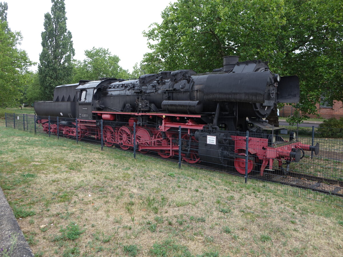 Dampflok der Deutschen Reichsbahn 528017-7, Baujahr 1944, Aufstellung als Denkmal in Kirchmöser (07.07.2025)