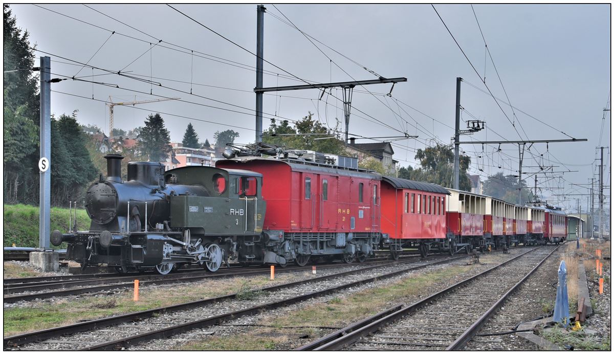 Dampflok H 2/2 3  Rosa  (momentan nicht betriebsfähig) DZeh 2/4 21, B für die Rosa, 5 Sommerwagen und ABDeh 2/4 24 in Rorschach Bergstation. (09.10.2018)