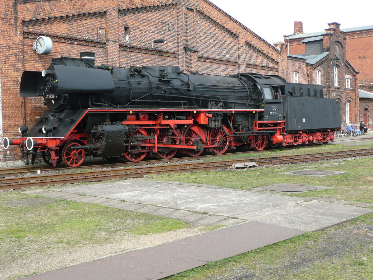 Dampflokomotive 41_1231 im Historischen Bw Staßfurt, fotografiert am 03.04. 2016 anläßlich des Tages der offenen Tür