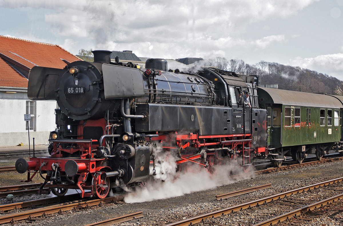 Dampflokomotive 65 018 am 17.04.2015 in Bochum.