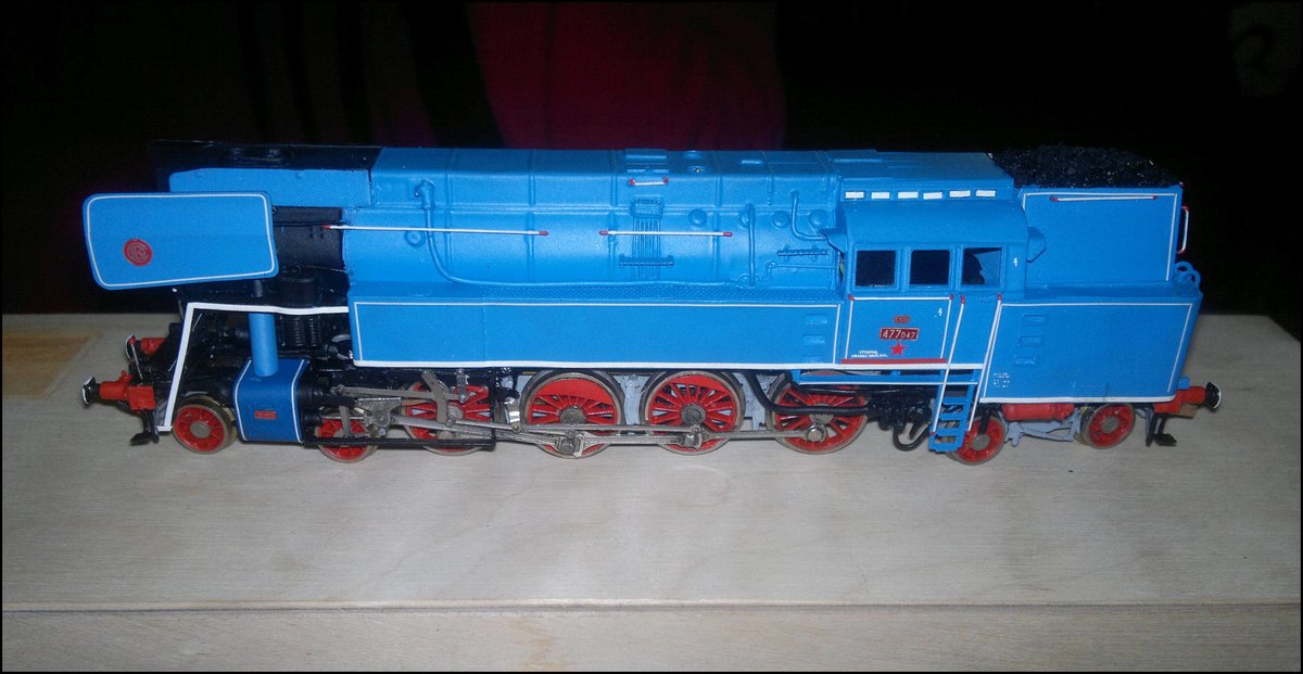 Dampflokomotive BR 477 047 der CSD, Epoche III auf der H0-Anlage. 23.1.2016. Modell von Lokomotiven im Museum Luzná u Rakovníka gemacht. http://www.bahnbilder.de/name/galerie/kategorie/Tschechien~Dampfloks~BR+477.html