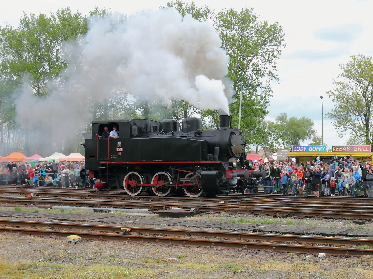 Dampflokparade in Wolsztyn, TKh49 1 auf der Strecke am 02. Mai 2015. 