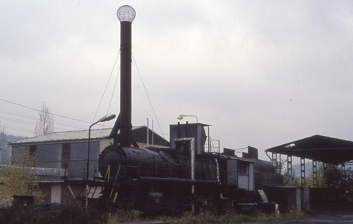 Dampfspender am Bahnhof Luby u Klatovy am 17.10.1993. 