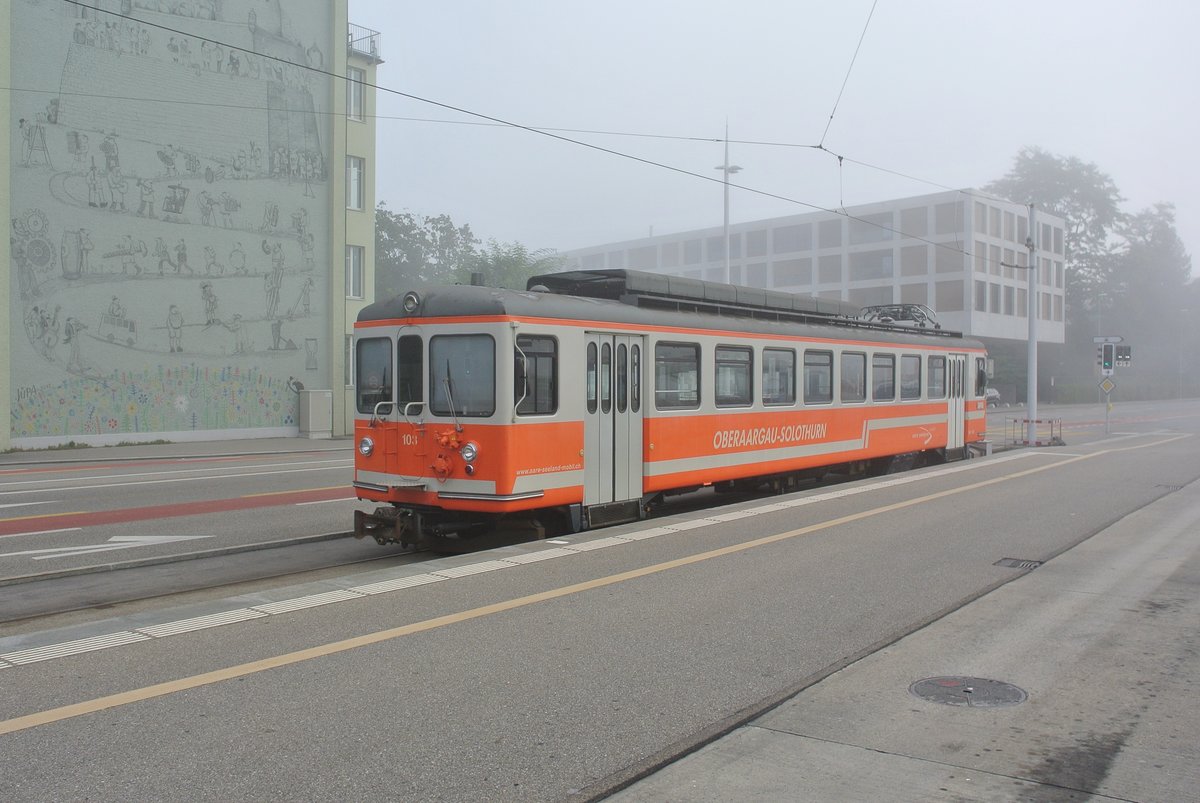Dank Bauarbeiten kommen die beiden alten Be 4/4 wieder in der Stadt Solothurn zum Einsatz. Einer Pendelt zwischen Solothurn und Flumenthal, der andere ist als Reserve auf dem Bahnhofplatz Solothurn abgestellt. Be 4/4 103, 25.09.2016.