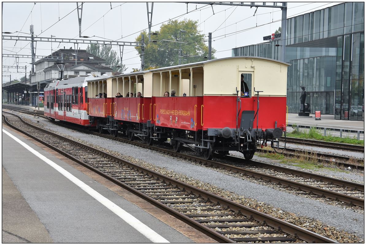 Dank der warmen Witterung sind die Sommerwagen auch jetzt noch täglich in Betrieb zwischen Rorschach Hafen und Heiden. (09.10.2018)