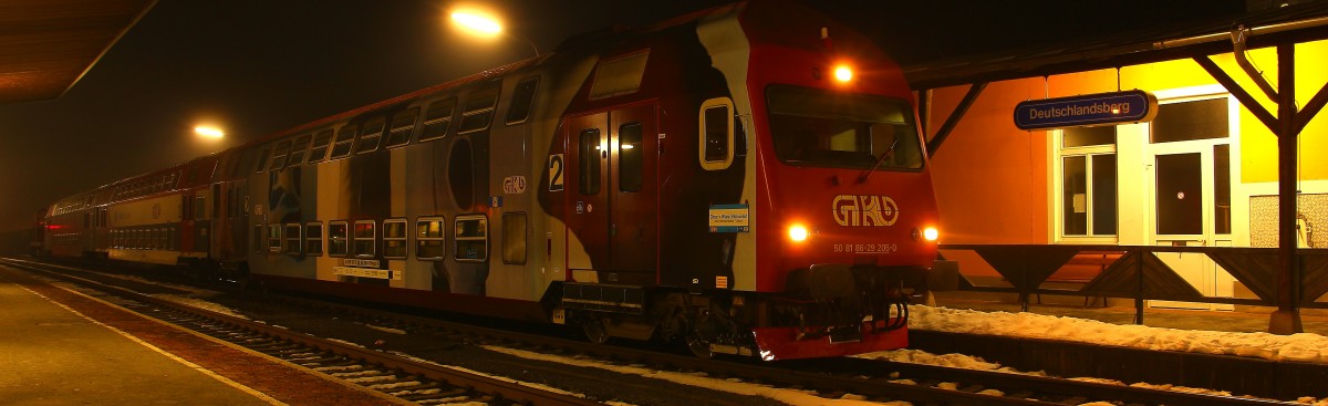 Das auf Gleis 3 im Bahnhof Deutschlandsberg Personenzüge verkehren ist doch schon einige Jährchen her. Außerplanmäßig wartet R8569 auf seine weiterfahrt als Leerpersonenzug . 12.02.2014 