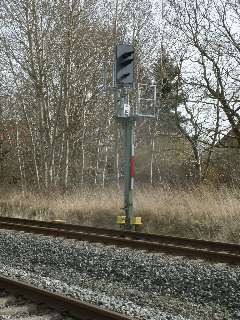 Das Ausfahrsignal N2 aus Sanitz(Strecke Rostock-Tessin),am 23.März 2014,in Richtung Tessin.