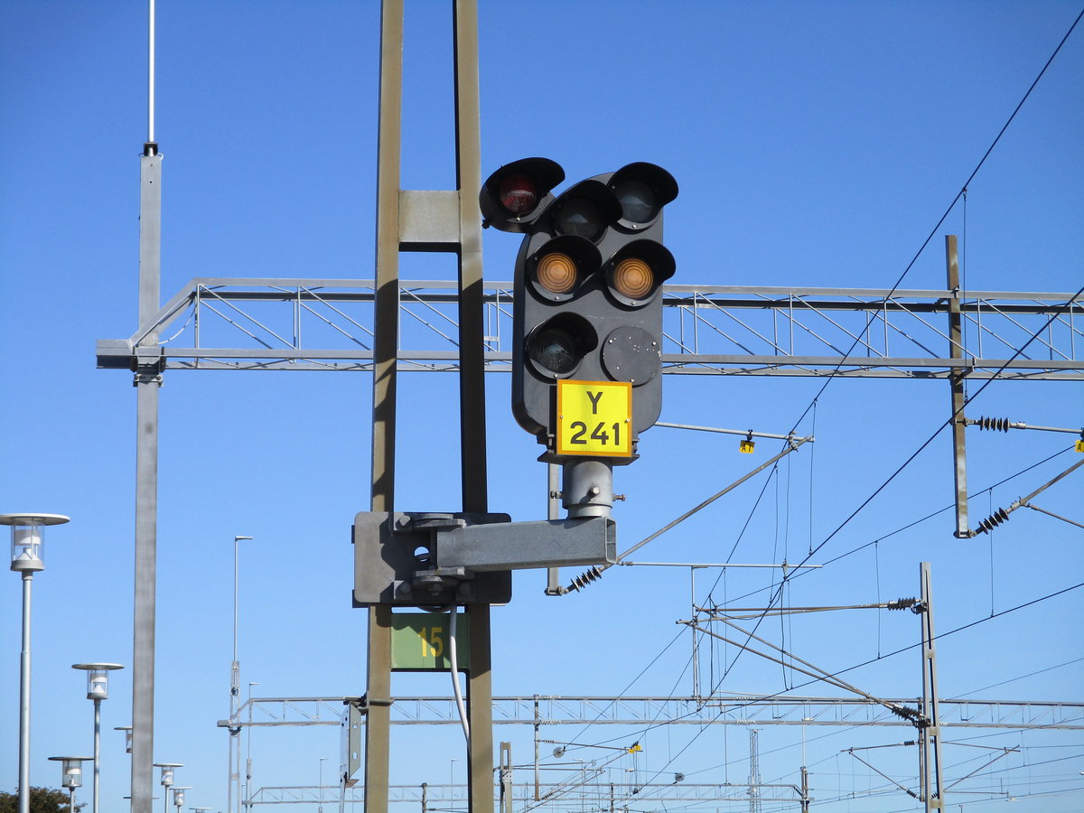 Das Ausfahrsignal Y 241 in Ystad Richtung Simrishamm am 18.September 2020.