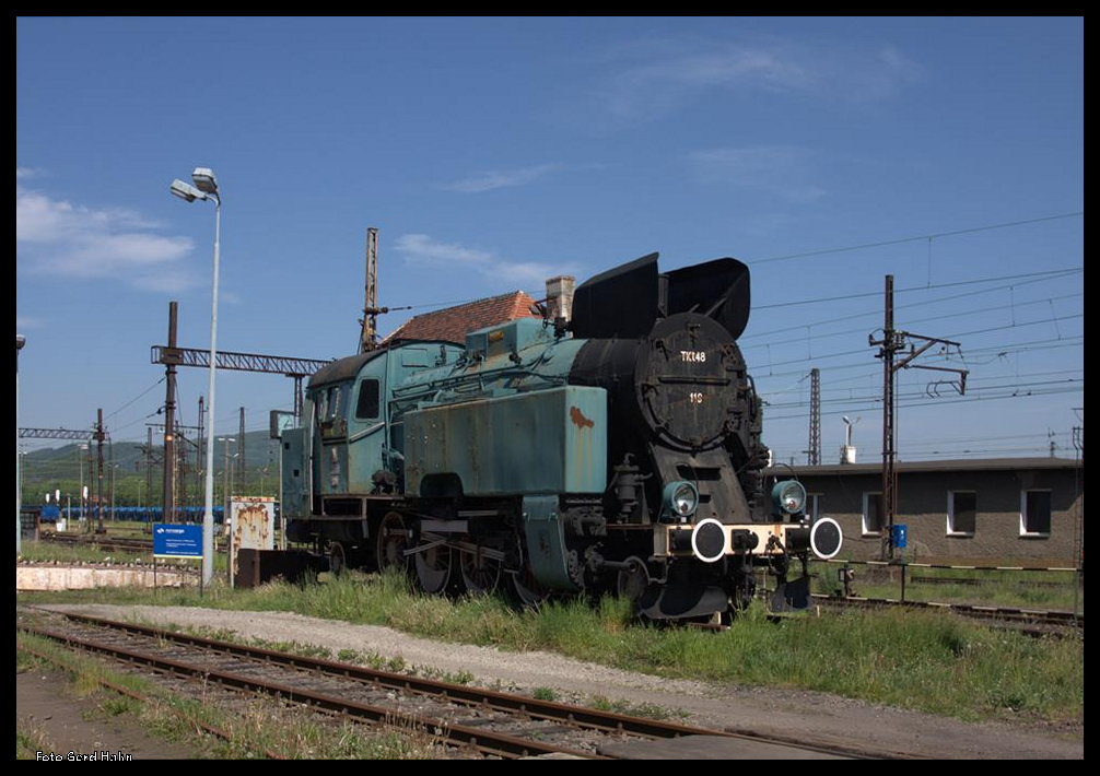 Das BW in Waldbrzych Glowny ist am 23.5.2016 verwaist. Als letzter Zeuge einer großen Zeit steht noch die Denkmallok Tkt 48-116 unweit der Drehscheibe!