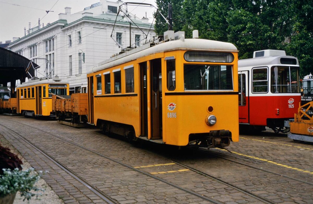 Das Depot Michelbeuern der Wiener Stadtbahn war für mich ein unvergessliches Erlebnis. Dort fand ich am 16.08.1984 u.a. den ATW 6896.