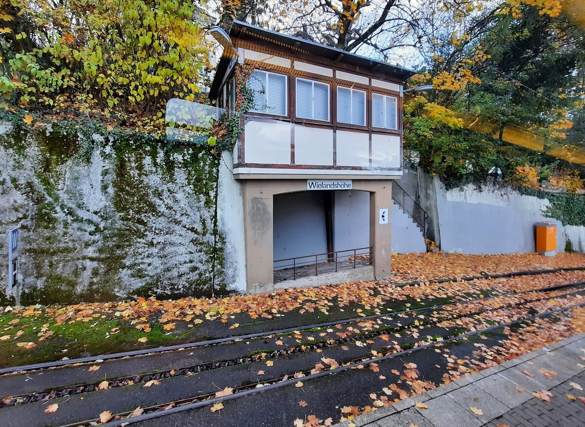 Das ehem. Stellwerk Wielandshöhe der Zahnradbahn Suttgart, am 02.11.2021