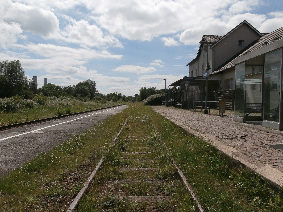 Das ehemalige Gleis 1 im Bahnhof Gustorf.
Gustorf 30.05.2014