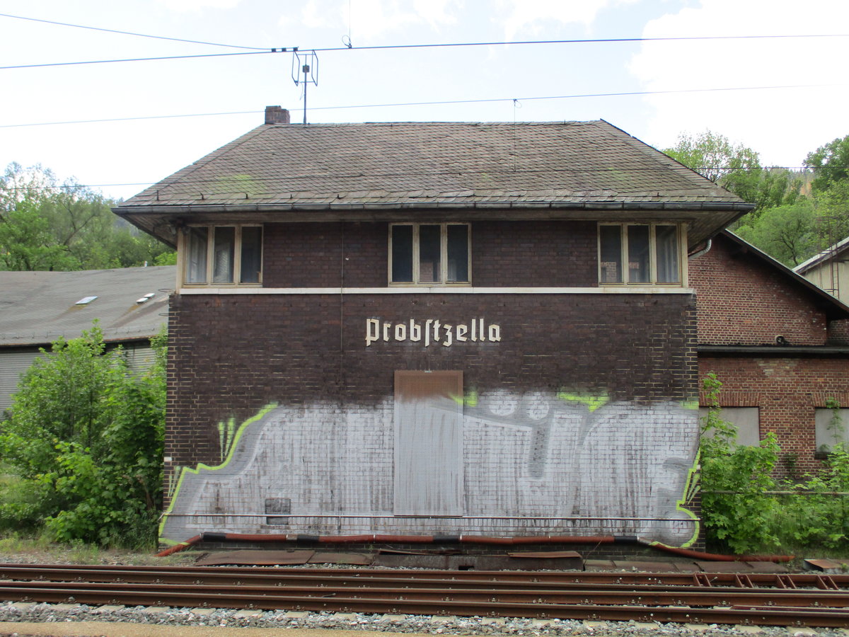Das ehemalige Stellwerk Pl,am 28.Mai 2020,in Probstzella.