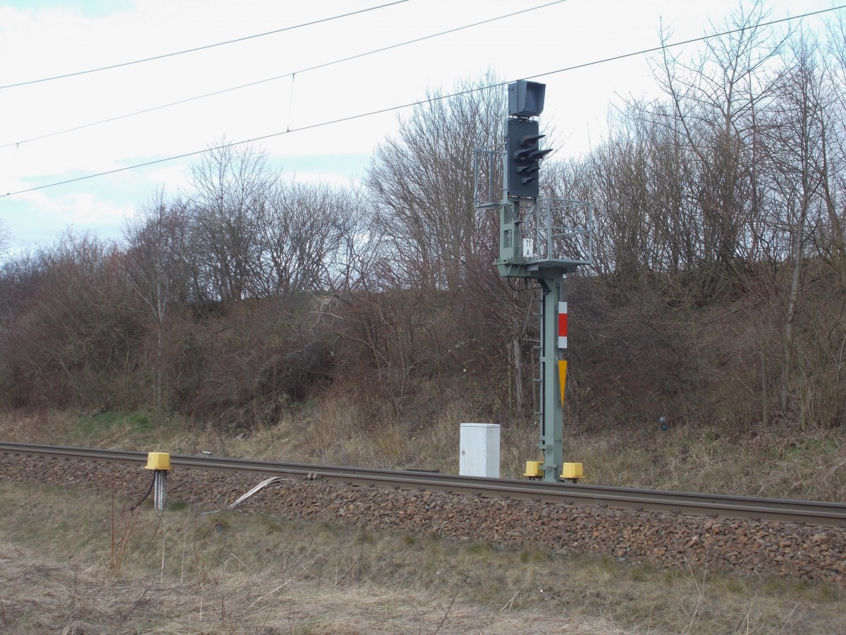 Das Einfahrsignal vom Kreuzungsbahnhof Stralsund-Langendorf(Strecke Stralsund-Rostock)am 22.März 2015.
