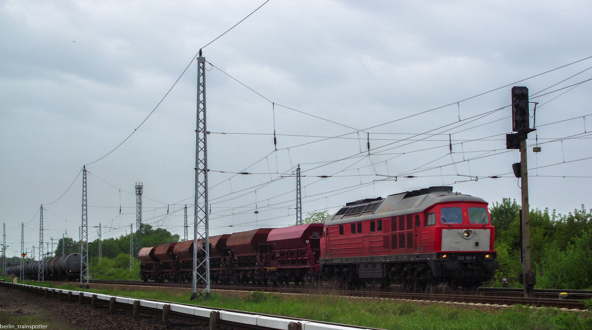 Das einzige Dieselfahrzeug welches mich in Schönfließ besuchte, 232 901 der WFL mir einer kurzen Schotterleine.